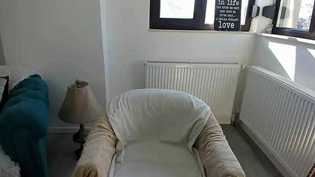 Arya Shinex online show from 3, 11, 2025