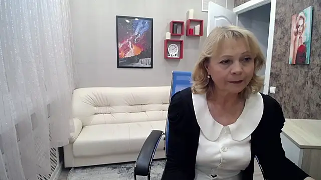 Snapshot of Milla_Cutie18 chatting on 28, 1, 2025 Milla Cutie18 online show from 28, 1, 2025