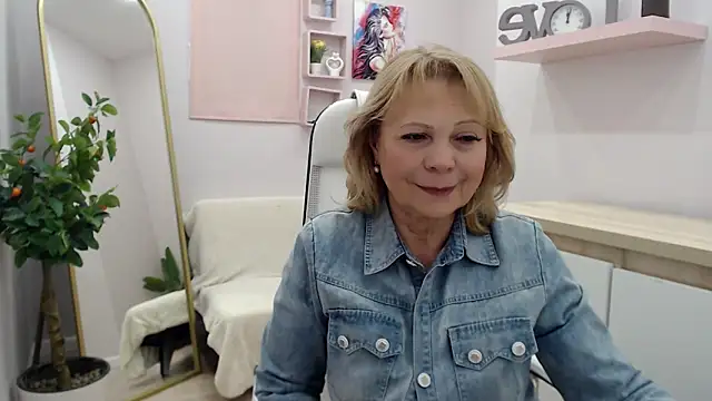 Snapshot of Milla_Cutie18 chatting on 26, 2, 2025 Milla Cutie18 online show from 26, 2, 2025