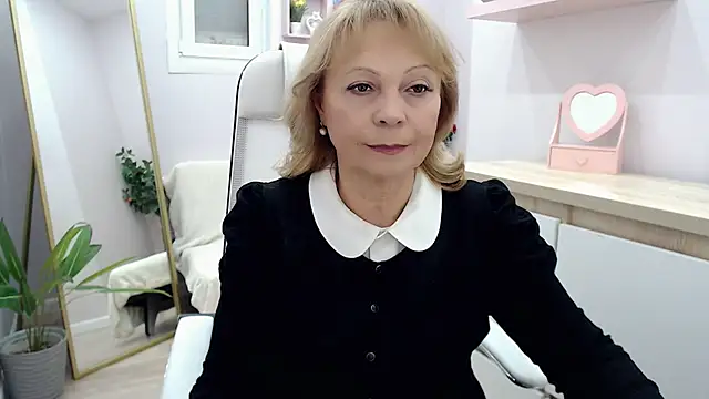Snapshot of Milla_Cutie18 chatting on 3, 3, 2025 Milla Cutie18 online show from 3, 3, 2025