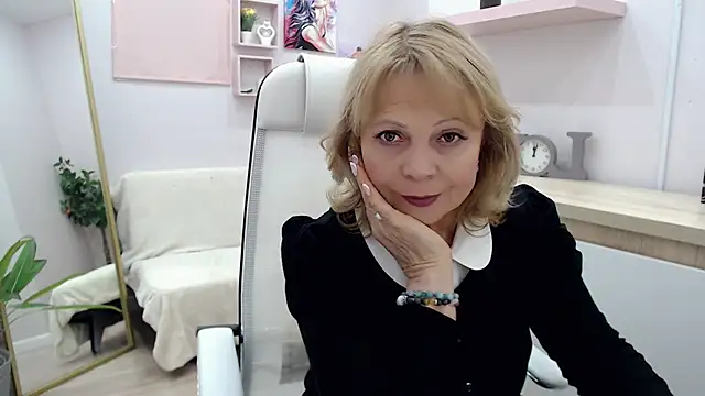 Snapshot of Milla_Cutie18 chatting on 3, 3, 2025 Milla Cutie18 online show from 3, 3, 2025