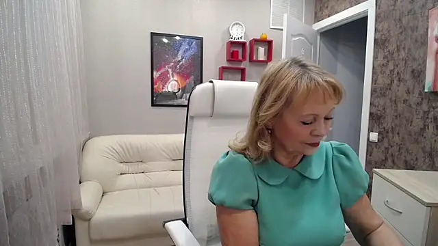 Snapshot of Milla_Cutie18 chatting on 13, 10, 2025 Milla Cutie18 online show from 13, 10, 2025
