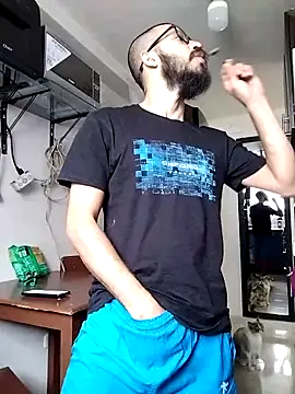 Snapshot of hairyserious chatting on 5, 3, 2025 hairyserious online show from 5, 3, 2025