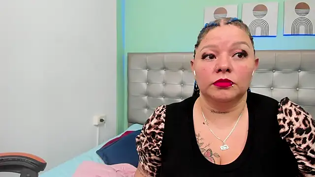 selena castillo online show from 5, 3, 2025