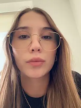 SophieRaily  online show from 17, 9, 2025