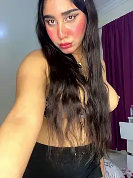 Snapshot of Meryem_Queen chatting on 4, 3, 2025 Meryem Queen online show from 4, 3, 2025