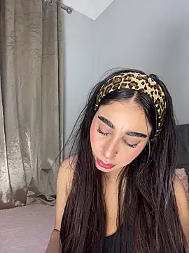 Snapshot of Meryem_Queen chatting on 26, 4, 2026 Meryem Queen online show from 26, 4, 2026