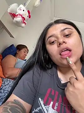 Snapshot of alissonfernandez_ chatting on 9, 1, 2025 alissonfernandez online show from 9, 1, 2025