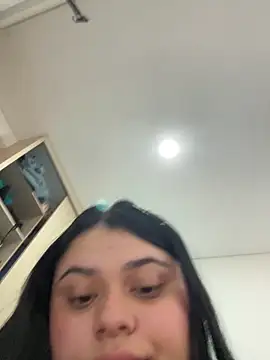 Snapshot of alissonfernandez_ chatting on 5, 3, 2025 alissonfernandez online show from 5, 3, 2025