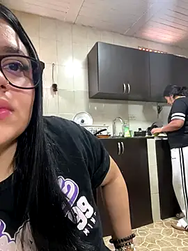 Snapshot of alissonfernandez_ chatting on 28, 9, 2025 alissonfernandez online show from 28, 9, 2025