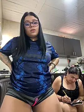 Snapshot of alissonfernandez_ chatting on 29, 9, 2025 alissonfernandez online show from 29, 9, 2025