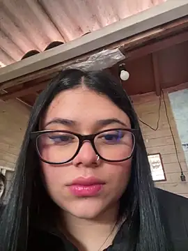 Snapshot of alissonfernandez_ chatting on 8, 10, 2025 alissonfernandez online show from 8, 10, 2025