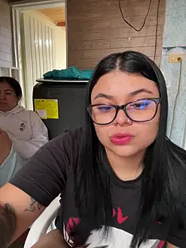 Snapshot of alissonfernandez_ chatting on 10, 10, 2025 alissonfernandez online show from 10, 10, 2025