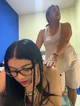 Snapshot of alissonfernandez_ chatting on 12, 10, 2025 alissonfernandez online show from 12, 10, 2025