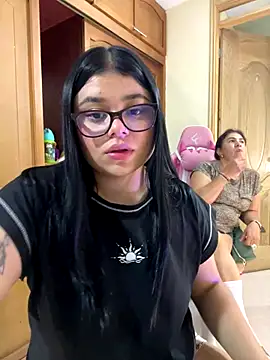 Snapshot of alissonfernandez_ chatting on 18, 10, 2025 alissonfernandez online show from 18, 10, 2025