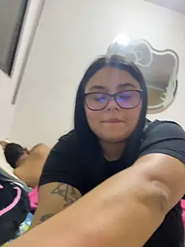 Snapshot of alissonfernandez_ chatting on 5, 7, 2026 alissonfernandez online show from 5, 7, 2026