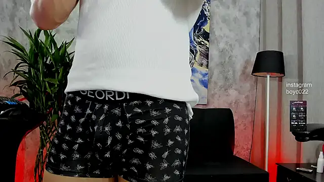 boyc022  online show from 13, 9, 2025