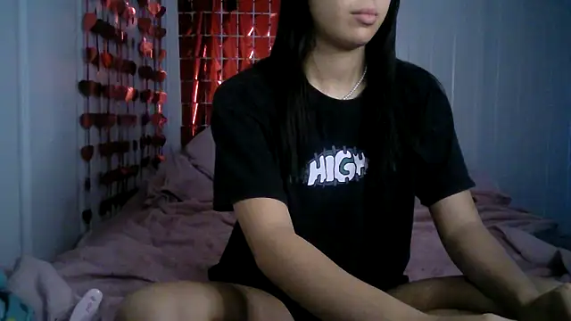 Snapshot of isabella048 chatting on 11, 10, 2025 isabella048 online show from 11, 10, 2025