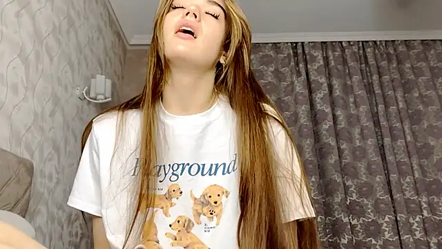 Snapshot of BlissDodd chatting on 8, 9, 2025 BlissDodd online show from 8, 9, 2025