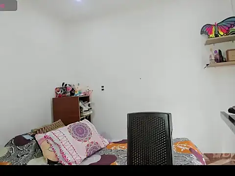 Stylevoluptuousvycky online show from 16, 4, 2026