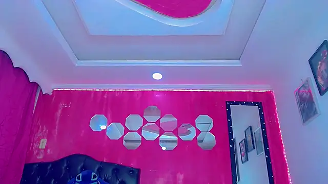 TiffanyMackensyy online show from 12, 11, 2025