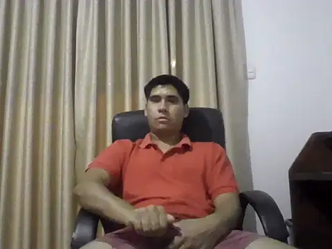 estudiante69 online show from 4, 12, 2024