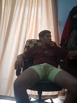 estudiante69 online show from 12, 1, 2025