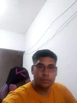 estudiante69 online show from 12, 2, 2026