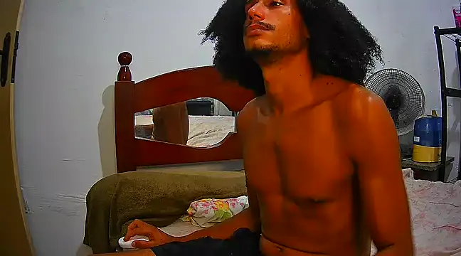 Snapshot of SkinnyLatinMan chatting on 15, 2, 2025 SkinnyLatinMan online show from 15, 2, 2025