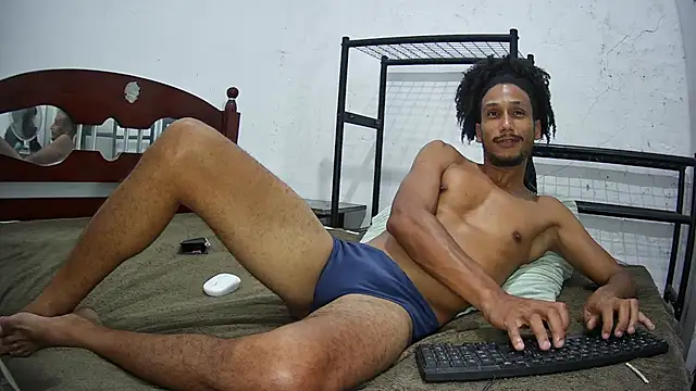 Snapshot of SkinnyLatinMan chatting on 3, 10, 2025 SkinnyLatinMan online show from 3, 10, 2025