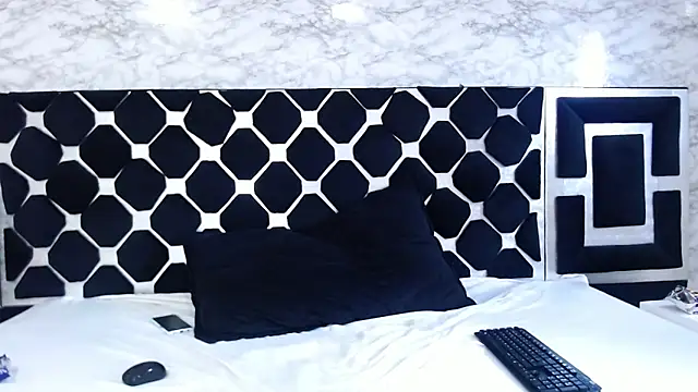 Candy Bony online show from 11, 1, 2025