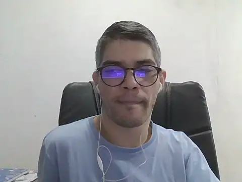 Snapshot of DiGabriel chatting on 8, 5, 2026 DiGabriel online show from 8, 5, 2026