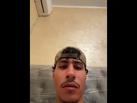Snapshot of johnycash21 chatting on 5, 7, 2026 johnycash21 online show from 5, 7, 2026