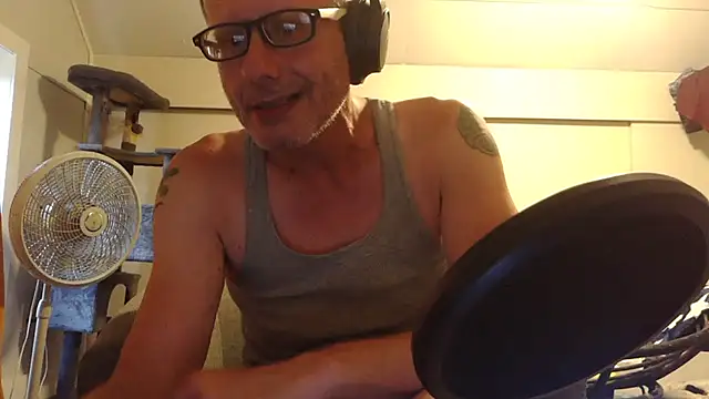 Snapshot of glenjamin81 chatting on 18, 7, 2026 glenjamin81 online show from 18, 7, 2026