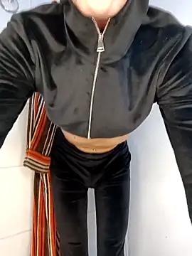 Skinnyshiny boy online show from 7, 1, 2026