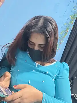 Black Glow online show from 9, 2, 2025