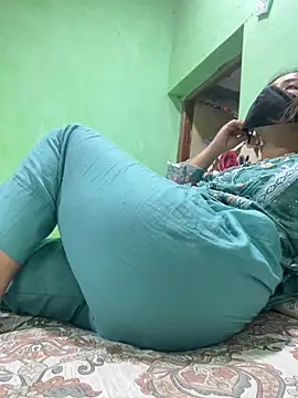 Black Glow online show from 10, 3, 2025