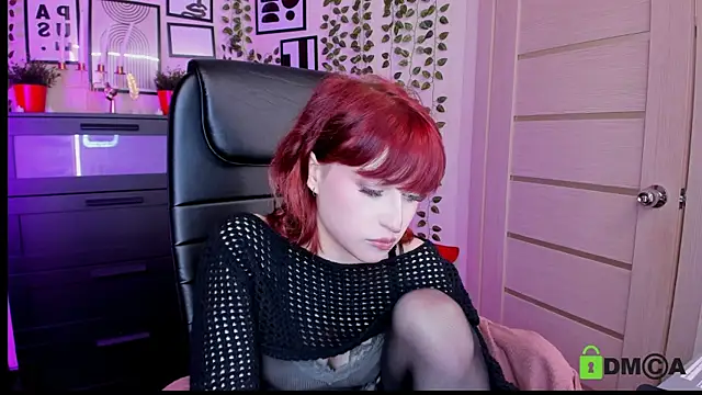 ElizaNik  online show from 11, 7, 2026