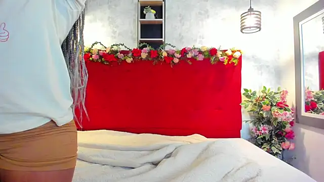 Snapshot of SilvannaFit chatting on 12, 6, 2026 SilvannaFit online show from 12, 6, 2026