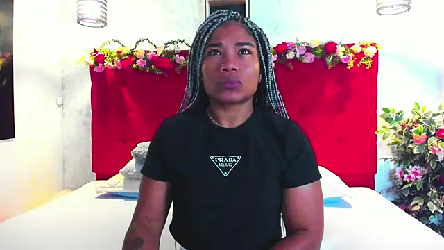 Snapshot of SilvannaFit chatting on 21, 6, 2026 SilvannaFit online show from 21, 6, 2026
