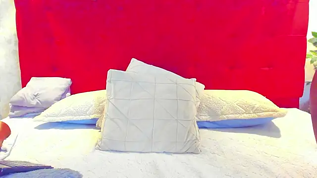 Snapshot of SilvannaFit chatting on 6, 7, 2026 SilvannaFit online show from 6, 7, 2026