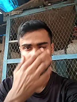 Skinny Bigass 23 online show from 6, 1, 2025