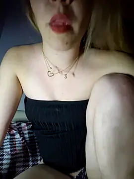 Snapshot of SUSELLAM1 chatting on 14, 12, 2024 SUSELLAM1 online show from 14, 12, 2024