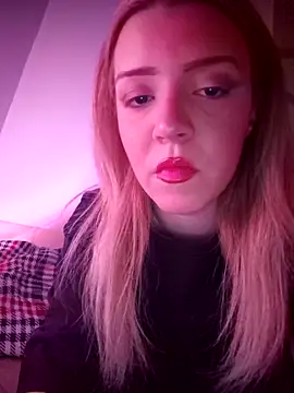 Snapshot of SUSELLAM1 chatting on 3, 3, 2025 SUSELLAM1 online show from 3, 3, 2025