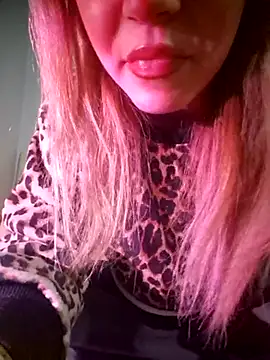 Snapshot of SUSELLAM1 chatting on 8, 3, 2025 SUSELLAM1 online show from 8, 3, 2025