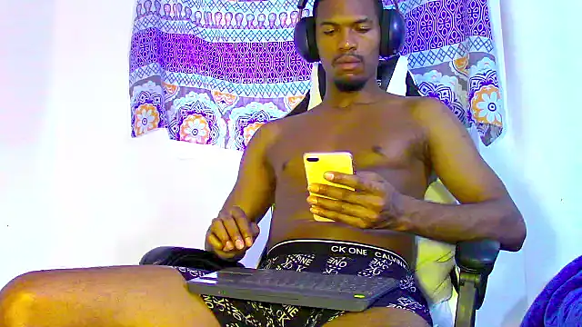 Snapshot of Amir_mikelsen chatting on 18, 9, 2025 Amir mikelsen online show from 18, 9, 2025