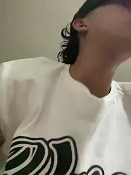 Snapshot of breiderxexiboys chatting on 12, 12, 2024 breiderxexiboys online show from 12, 12, 2024