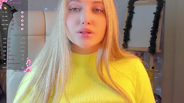 Evacadooo online show from 12, 12, 2024