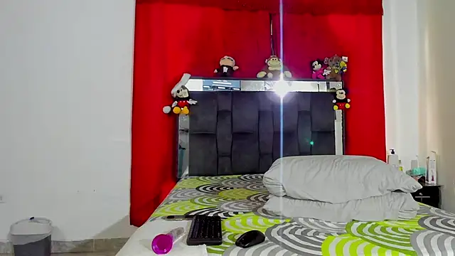 chloe vasquez710 online show from 6, 1, 2025