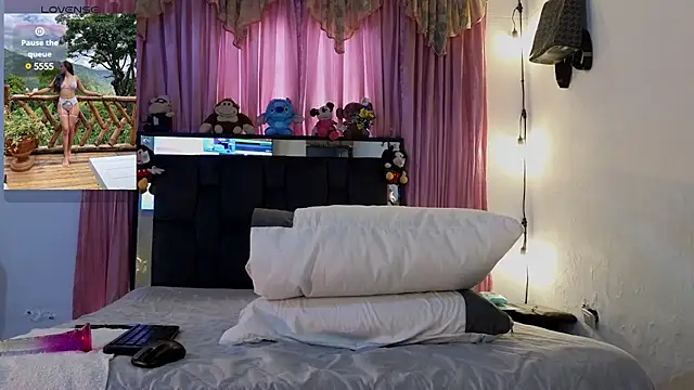 chloe vasquez710 online show from 12, 3, 2025